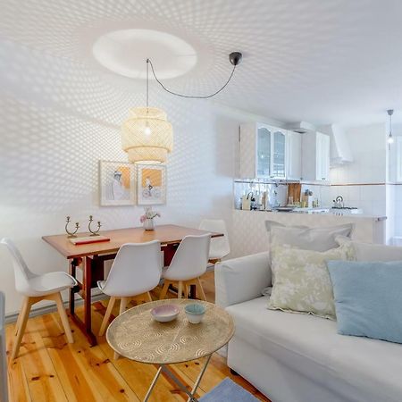 Bright & Spacious Alfama Apartment, By Timecooler Lisbon Luaran gambar