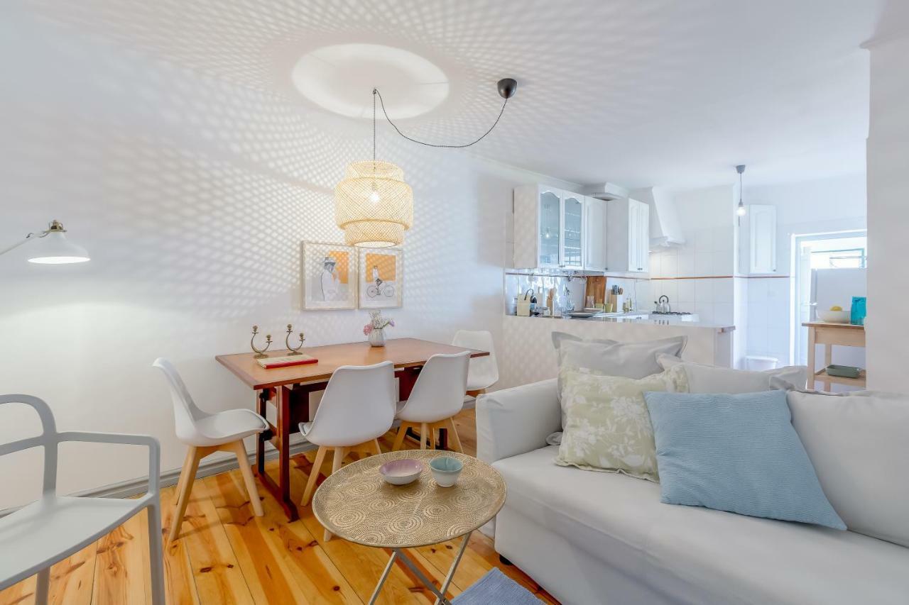 Bright & Spacious Alfama Apartment, By Timecooler Lisbon Luaran gambar