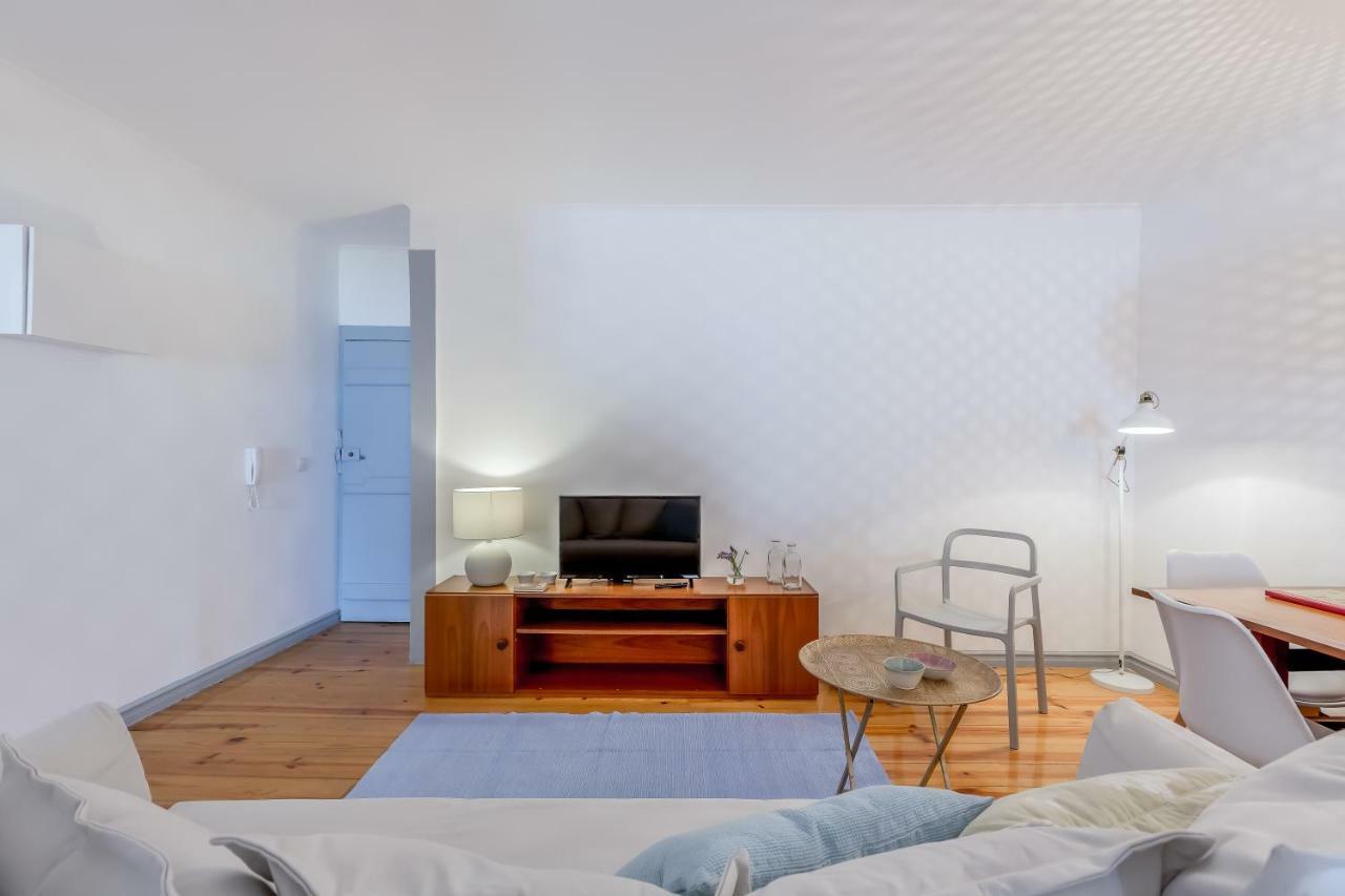 Bright & Spacious Alfama Apartment, By Timecooler Lisbon Luaran gambar