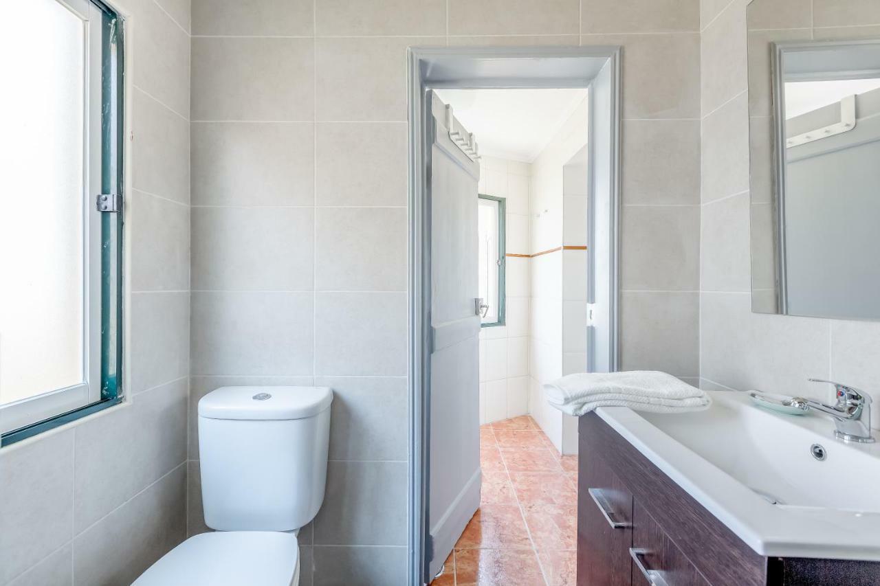 Bright & Spacious Alfama Apartment, By Timecooler Lisbon Luaran gambar
