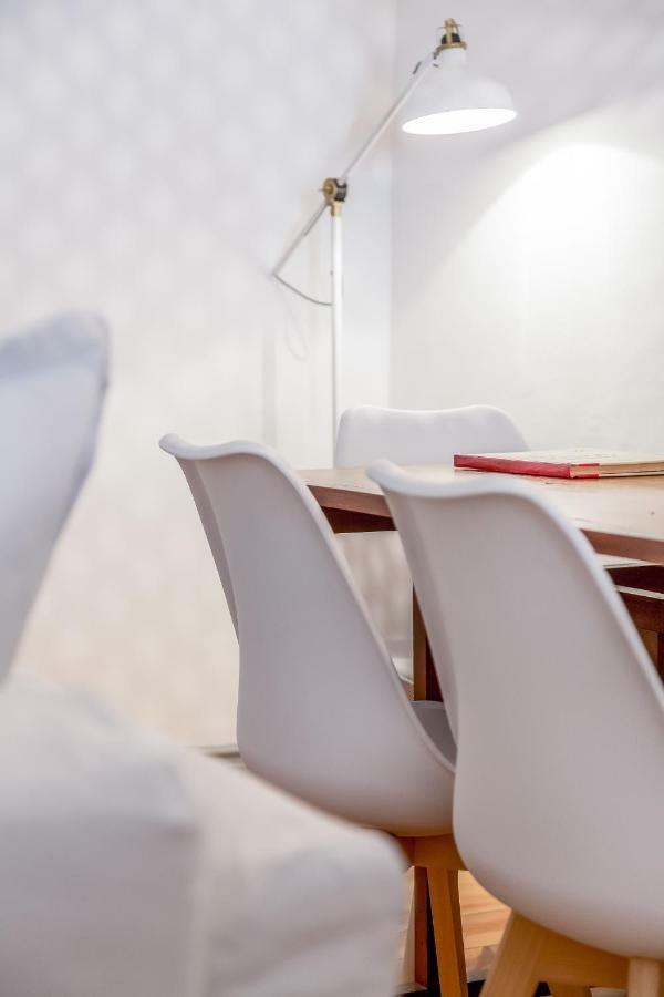 Bright & Spacious Alfama Apartment, By Timecooler Lisbon Luaran gambar
